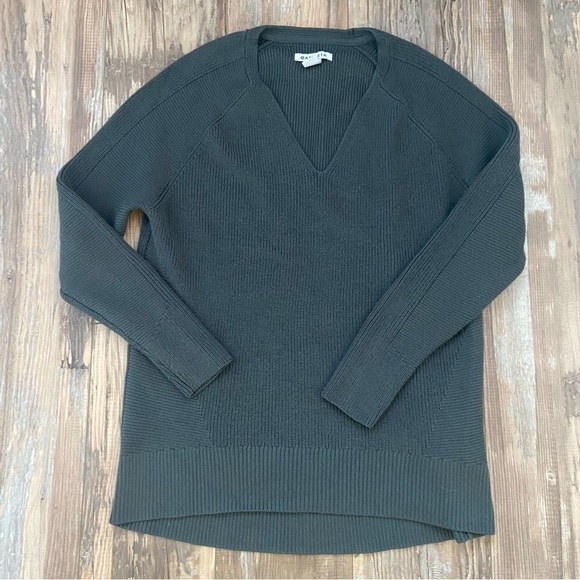 ATHLETA Women’s Hanover Refined VNeck Sweater Size XS Merino Wool Charcoal Grey - Picture 6 of 15